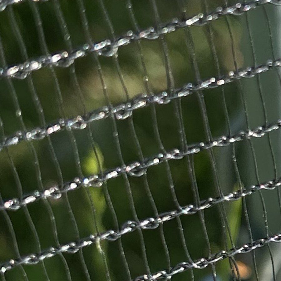 Détail de la maille serrée du filet anti-grêle gamme Intégrale